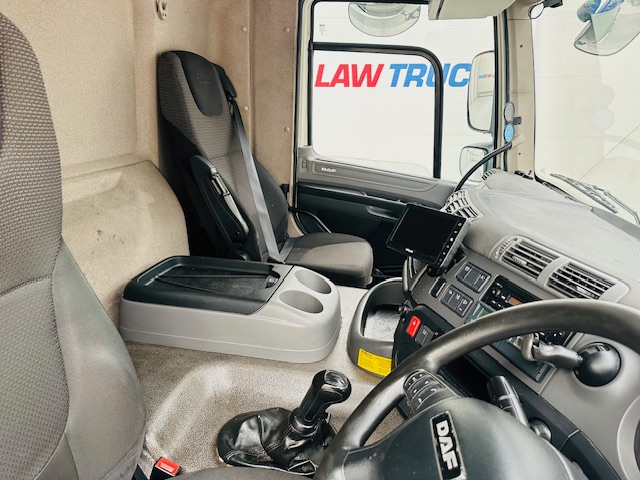 DAF CF 290 6×2 Rear Steer Fridge Box