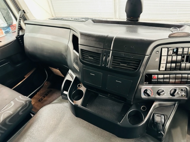 Iveco Stralis 310 AT 6×2 Box Van