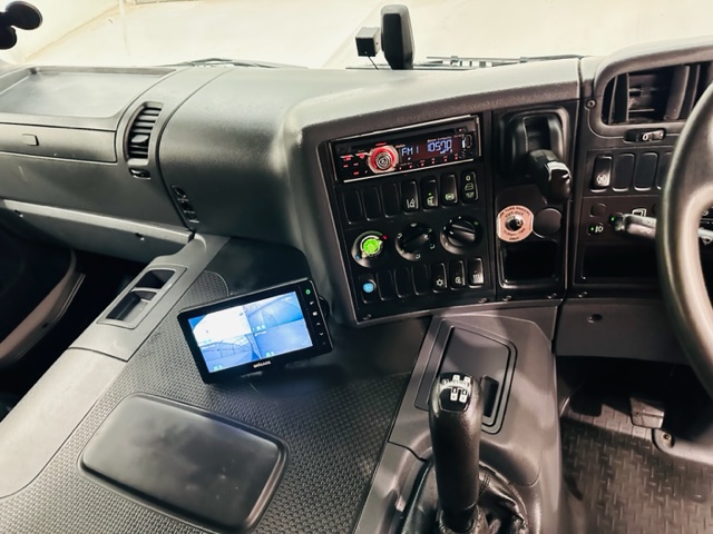 Scania P250 4×2 Sleeper Cab Box Van Manual