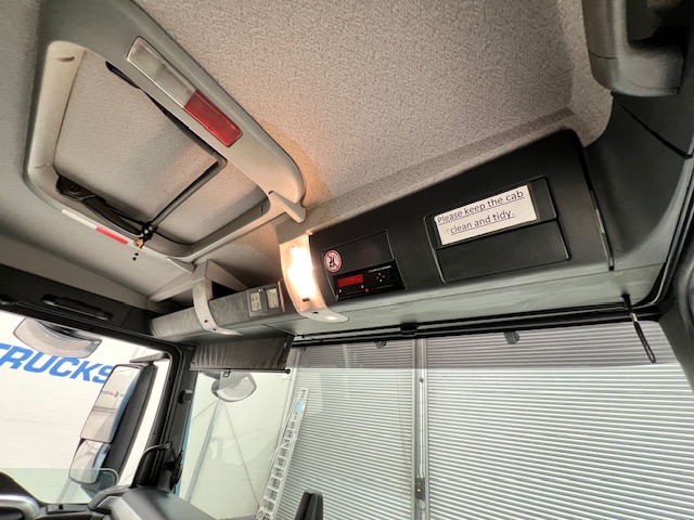 MAN TGS 26.320 6×2 Sleeper Cab Insulated Box Van
