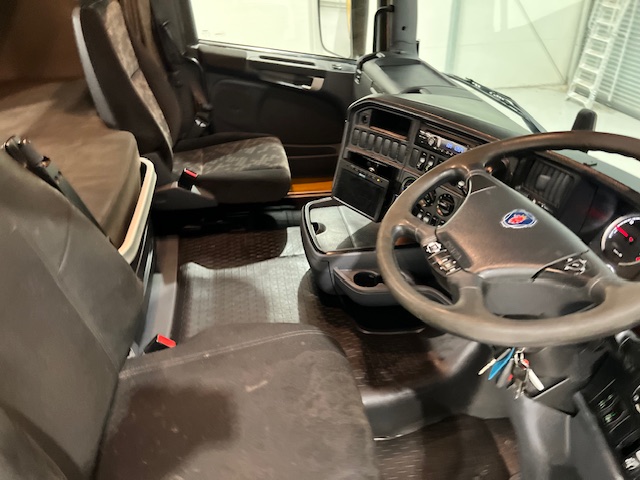 Scania R450 6×2 Rear Lift Tractor Unit PTO