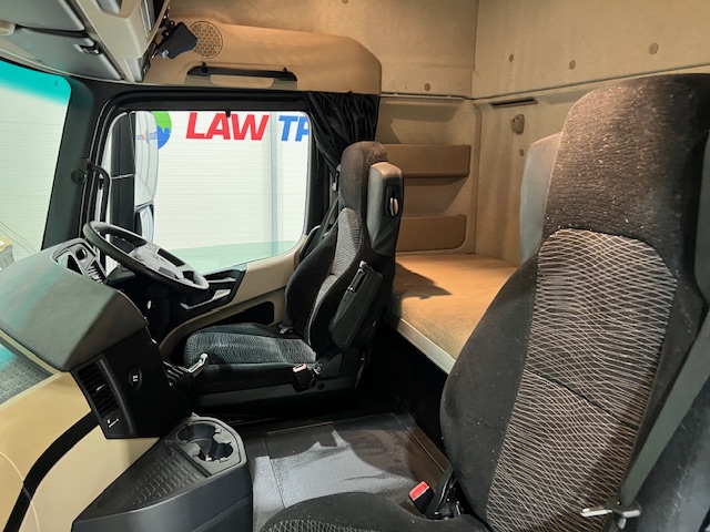 Mercedes Actros 2530 6×2 Sleeper Cab Curtainsider