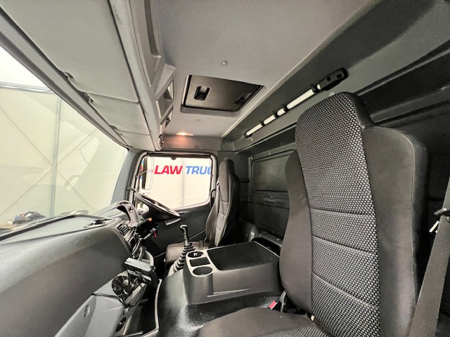 Mercedes Axor 2529 Rear Lift Brick Grab Manual
