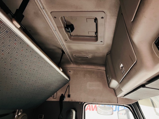Volvo FM9 260 10 Tyre Sleeper Cab Curtainsider