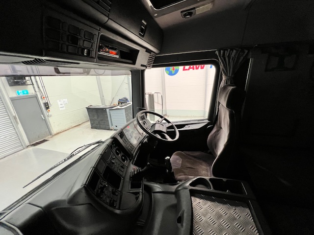 Scania P94 220 4×2 Sleeper Cab Box Van Manual