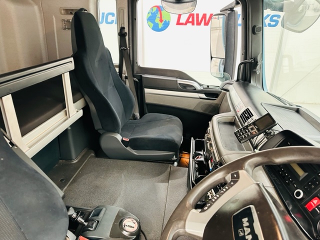 MAN TGS 26.360 6×2 Sleeper Cab Box Van