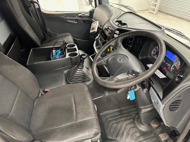 Mercedes Axor 1824 Day Cab Box Van