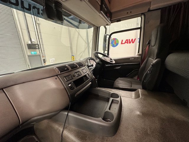 DAF CF 260 Sleeper Cab Curtainsider
