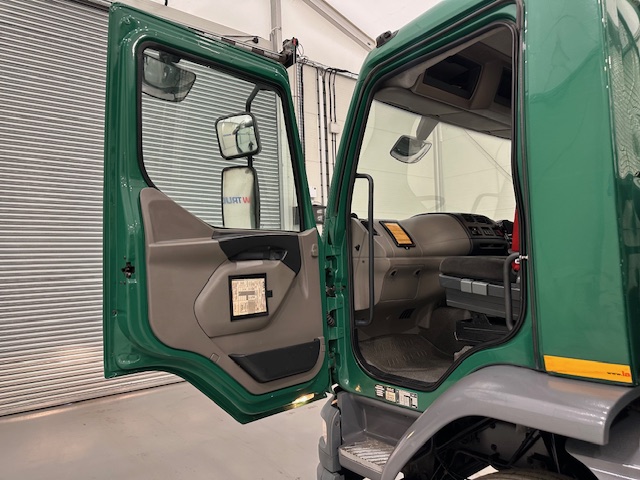 DAF LF55 220 Day Cab Dropside Crane