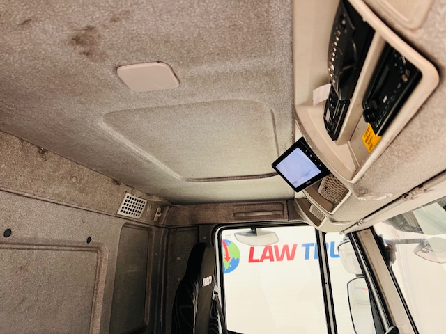 Iveco Stralis 310 AT 6×2 Box Van