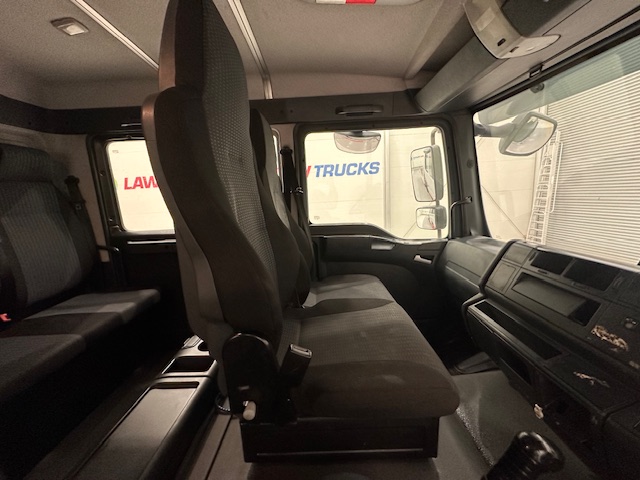 MAN TGL 12.220 Crew Cab Tilt and Slide