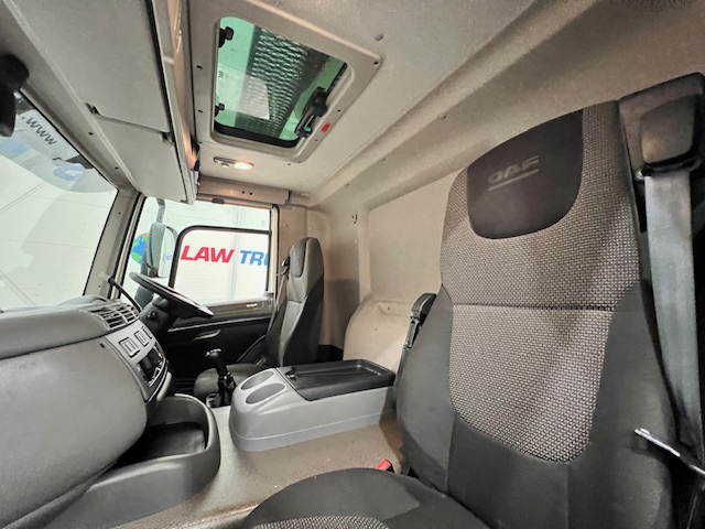 DAF CF 260 4×2 Day Cab Fridge Box