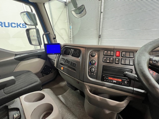DAF LF 180 Day Cab Dropside with Tail Lift
