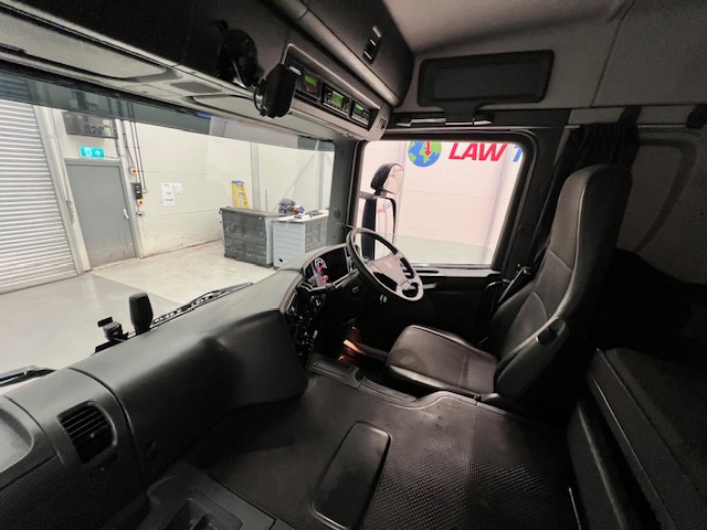 Scania P250 4×2 Sleeper Cab Fridge Box