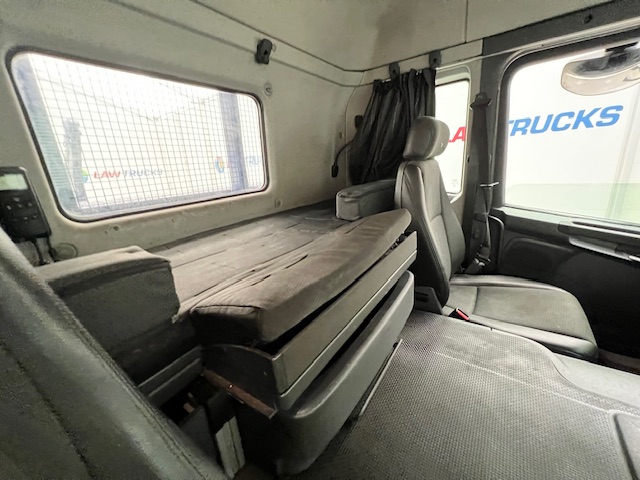 Scania P370 8×4 Sleeper Cab Skip Loader
