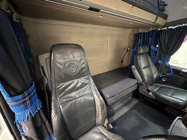 Scania R580 6×2 10 Tyre Rear Lift Tractor Unit PTO