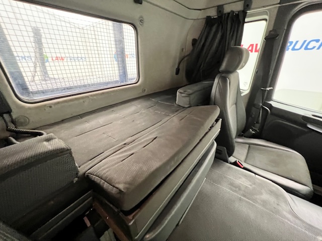 Scania P370 8×4 Sleeper Cab Skip Loader