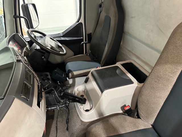 Volvo FL 240 4×2 Day Cab Box Van