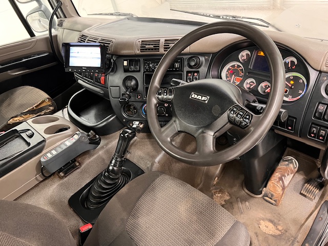 DAF CF85 410 8×4 Day Cab Hookloader Manual