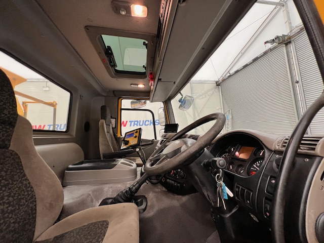 DAF CF75 310 6×4 Day Cab Gritter