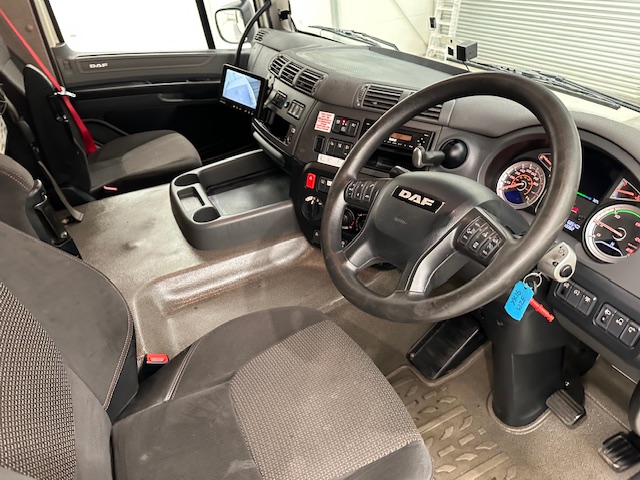 DAF CF 440 6×2 Sleeper Cab Dropside Drawbar Spec