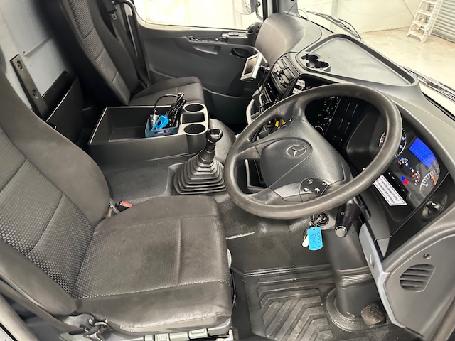 Mercedes Axor 1824 Day Cab Box Van