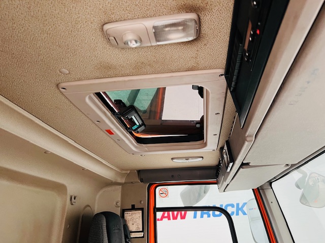 DAF CF75 310 6×2 Rear Lift Day Cab Curtainsider