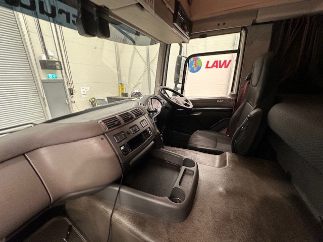 DAF CF 260 Sleeper Cab Curtainsider