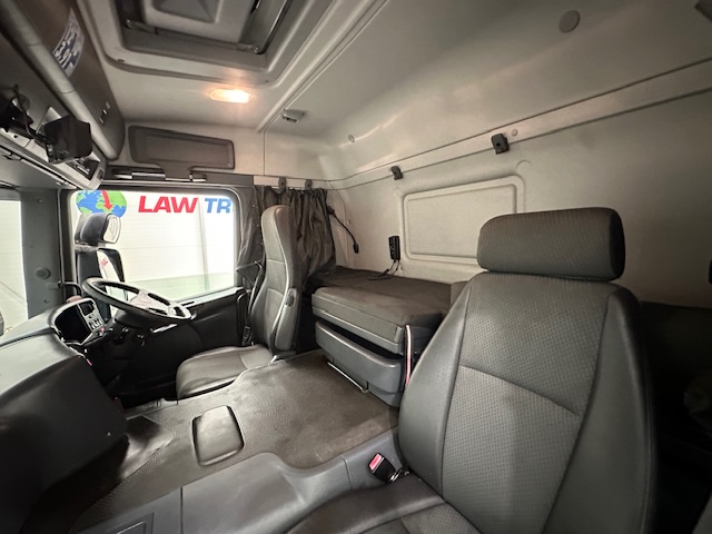 Scania P250 4×2 Sleeper Cab Fridge Box