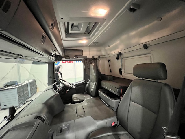 Scania P250 4×2 Sleeper Cab Fridge Box