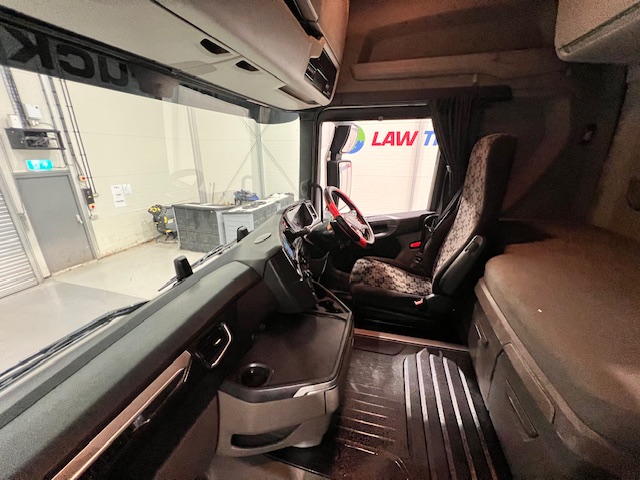 Scania R450 6×2 Midlift Tractor Unit