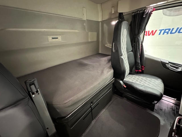 Volvo FH 500 6×2 Midlift Tractor Unit PTO