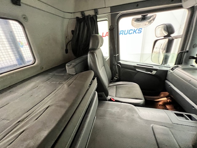 Scania P370 8×4 Sleeper Cab Skip Loader