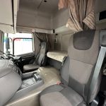 DAF CF 310 Sleeper Cab Curtainsider - thumbnail
