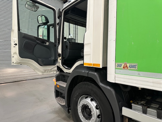 Scania P280 6×2 Rear Lift Day Cab Fridge Box Manual
