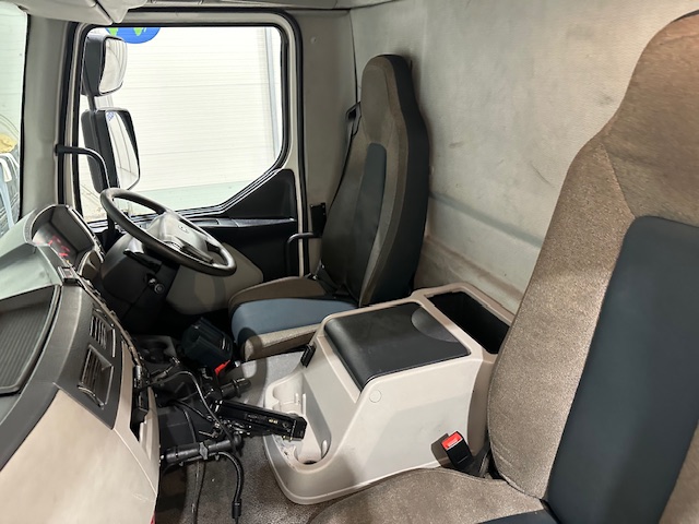 Volvo FL 240 4×2 Day Cab Box Van