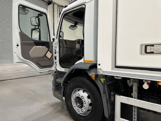 DAF LF 220 Day Cab Fridge Box