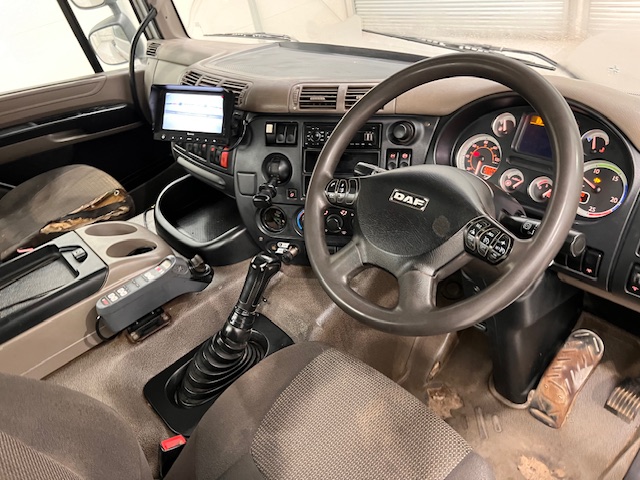 DAF CF85 410 8×4 Day Cab Hookloader Manual