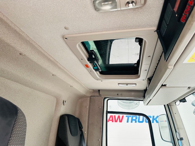 DAF CF 290 6×2 Rear Steer Fridge Box