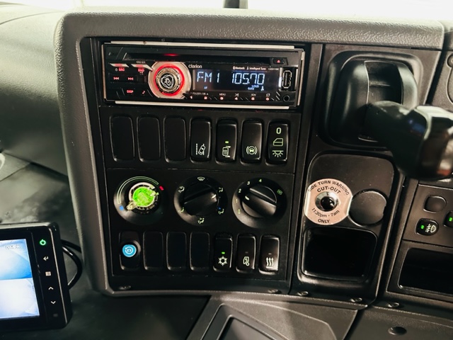 Scania P250 4×2 Sleeper Cab Box Van Manual
