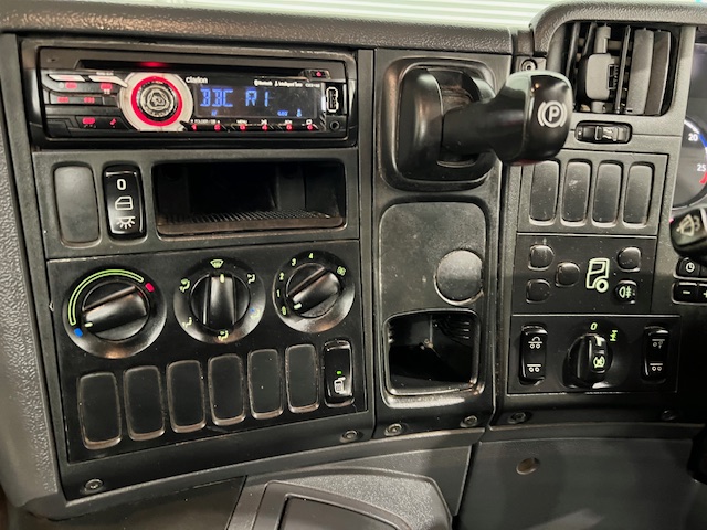 Scania P280 6×2 Rear Lift Dropside Brick Grab