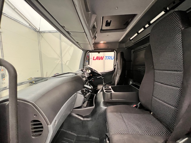 Mercedes Axor 2529 Rear Lift Brick Grab Manual