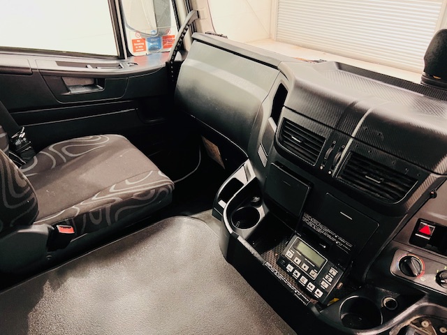 Iveco Stralis 310 AT 6×2 Box Van