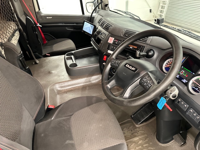 DAF CF 440 6×2 Sleeper Cab Dropside Drawbar Spec