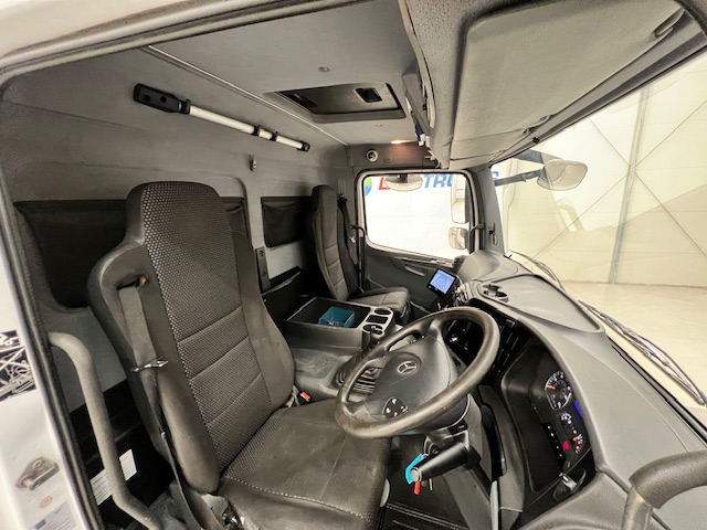 Mercedes Axor 1824 Day Cab Fridge Box