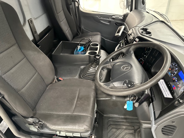 Mercedes Axor 1824 Day Cab Box Van