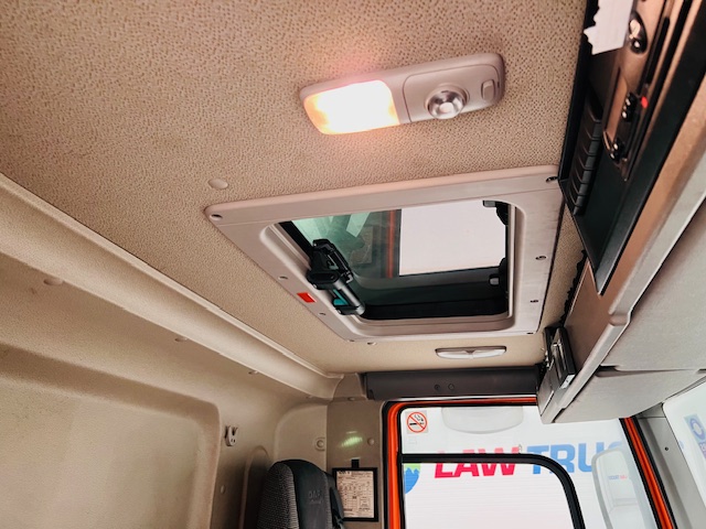 DAF CF75 310 6×2 Rear Lift Day Cab Curtainsider