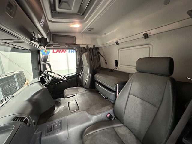 Scania P250 4×2 Sleeper Cab Fridge Box
