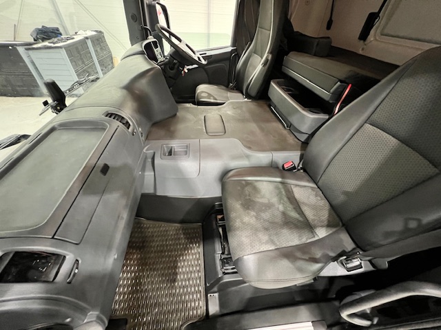 Scania P250 4×2 Sleeper Cab Fridge Box