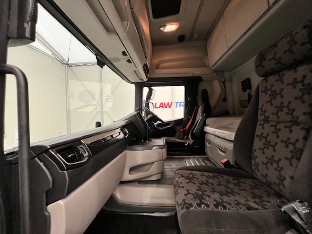 Scania R450 6×2 Midlift Highline Tractor Unit